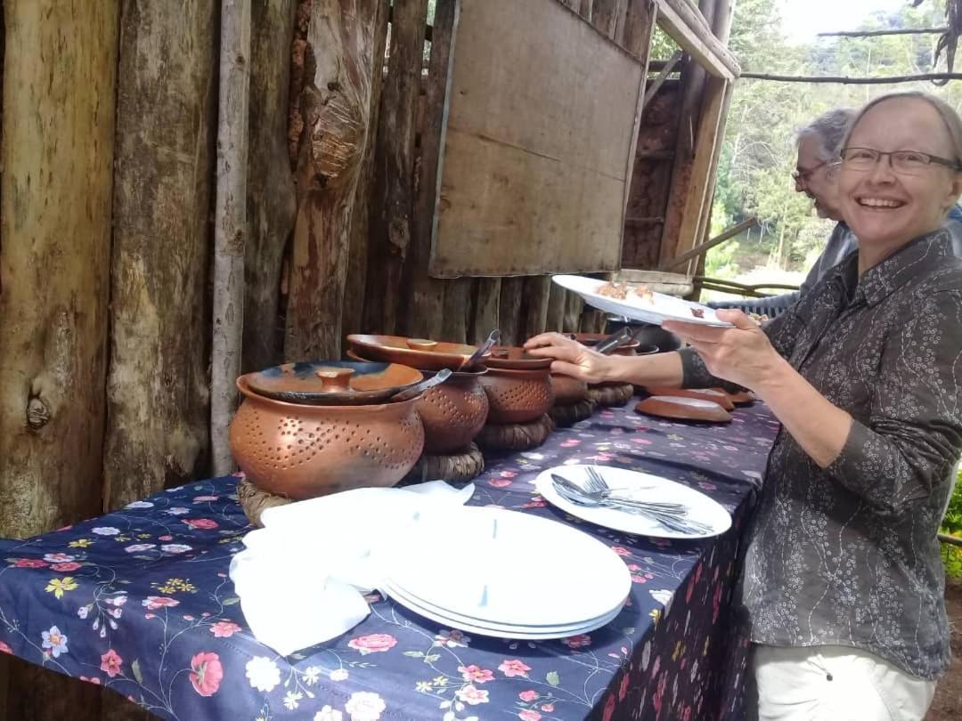 Galapagos Homestay Lushoto Экстерьер фото