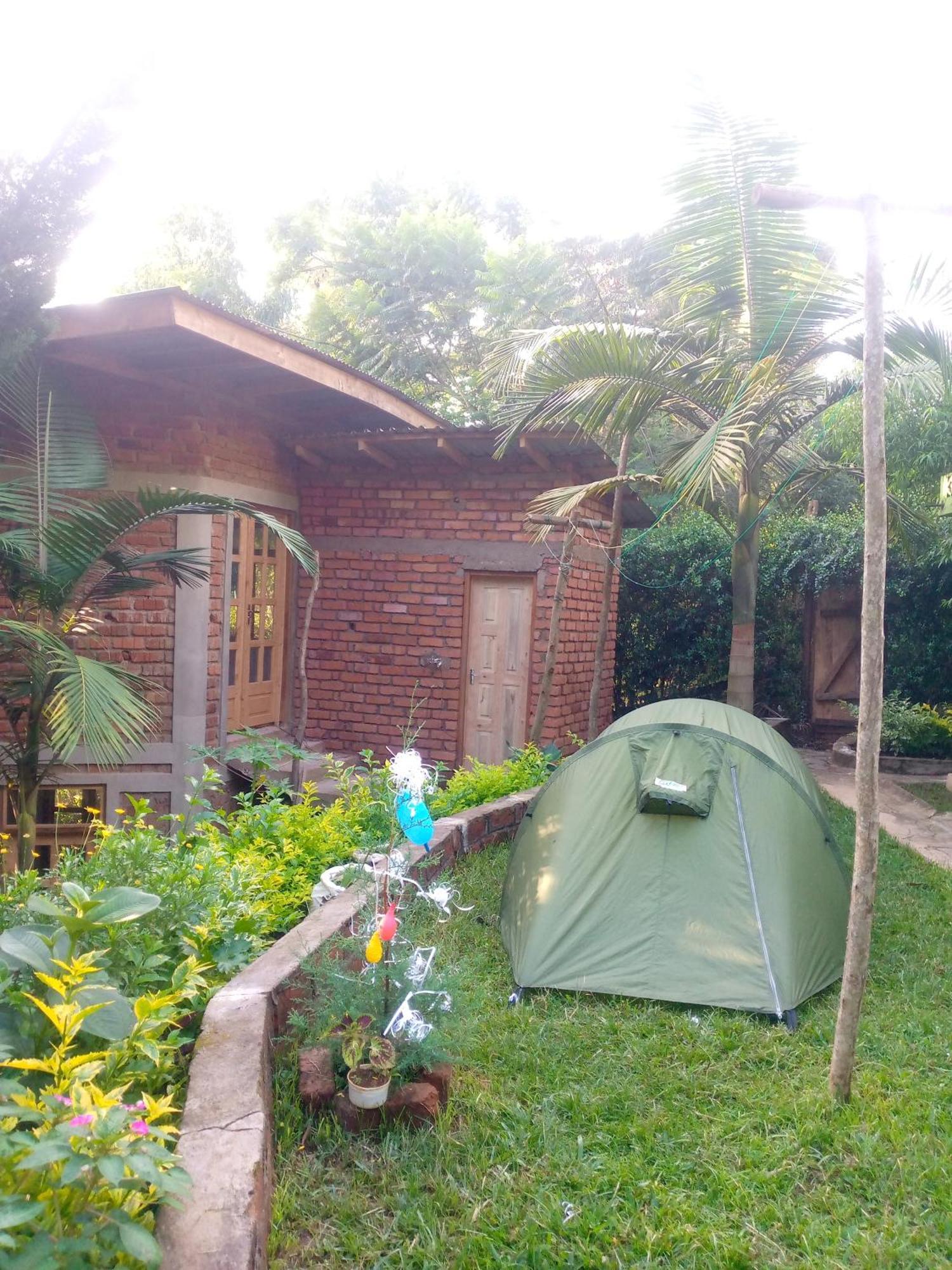 Galapagos Homestay Lushoto Экстерьер фото